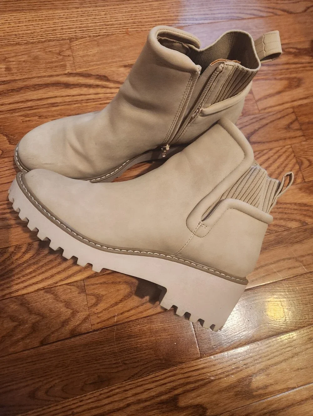 Women's Chelsea Lug-Platform Ankle Boots - Cream